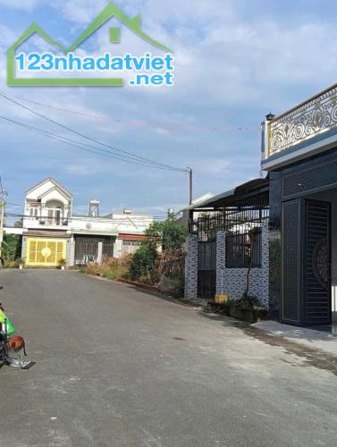 Cần Tiền Bán nhanh Căn nhà ở Tân thông Hội Cu Hi 700triệu sổ hồng riêng sẵn 108m2 bao phí - 4