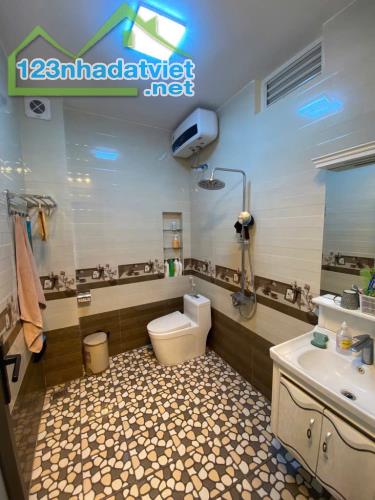 CHỦ TẶNG NỘI THẤT 2 TỶ, SIÊU PHẨM PHỐ BỒ ĐỀ 80M, 6T, MT5M, 2 THOÁNG, THANG MÁY, SÁT PHỐ.