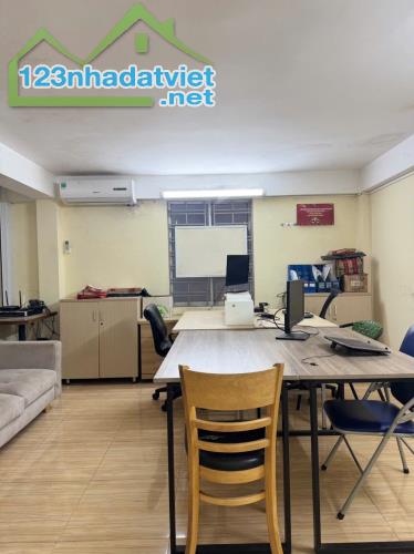 ♣ Nhà MT KD sát Chợ Hoà Cường, Tiểu La, 3 mặt thoáng, 70m2, 2.5 tầng, 6 tỷ