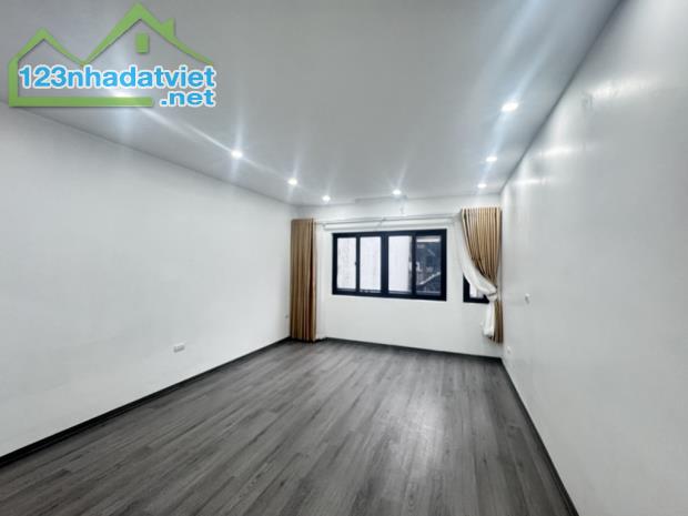 NHÀ MỚI - NGÕ THÔNG - GẦN CẦU CHƯƠNG DƯƠNG - BỒ ĐỀ – LONG BIÊN 9,x tỷ - 2