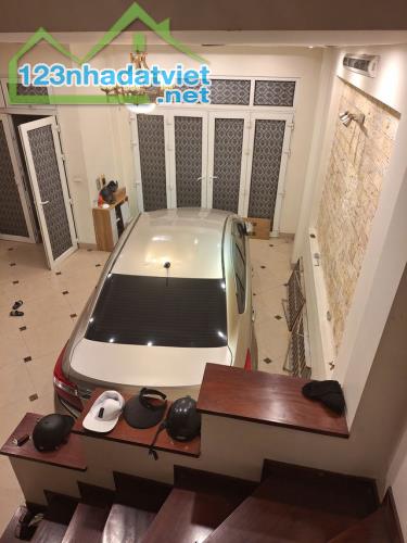 NHÀ TÂN MAI 90M2*4T, LÔ GÓC, GARA CHỈ 17,6 TỶ