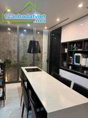 BÁN NHÀ PHỐ 6 TẦNG ,HẦM ,KHU VÍP KIỀU ĐÀM ,Q.7,NGANG RỘNG 6.2M,GIÁ 17 TỶ(TL)