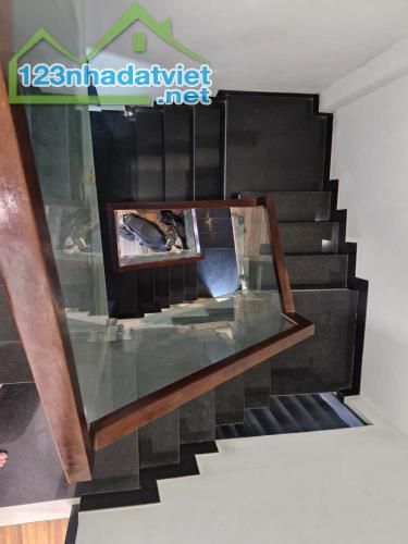 bán nhà long trường quận 9, DT 54M2, NỘI THẤT ĐẸP,  giá siêu tốt, chỉ 4tỷ6 còn bớt. - 2