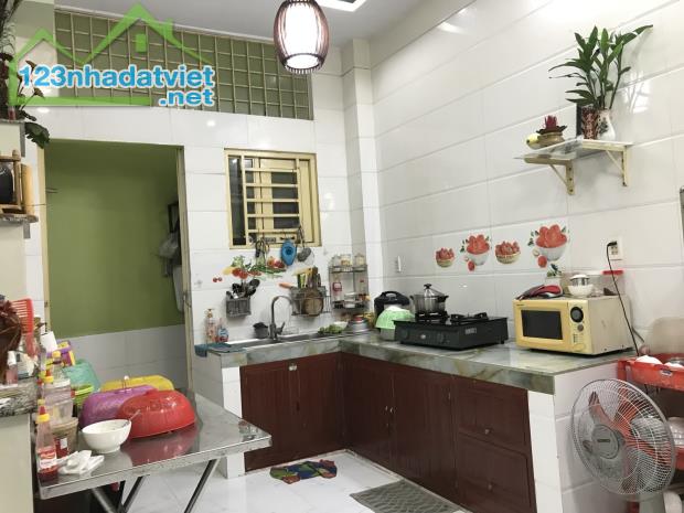 🌴 Sát mặt tiền Lê thị Hoa, Nhà 4 tầng 110mv, Hoàn công đủ, Không QH, LG. Có gara xe hơi. - 3