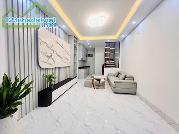 50M RA PHỐ, BA GÁC TRÁNH, NGÕ NÔNG RỘNG, NGUYỄN TRÃI THANH XUÂN 40M2 .