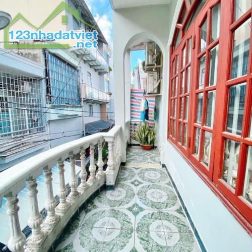Hẻm Xe Hơi, Ngay Emart 2 Phan Huy Ích, 2 Tầng, Ngang Gần 6m, Chỉ 5 Tỉ Hơn - 3