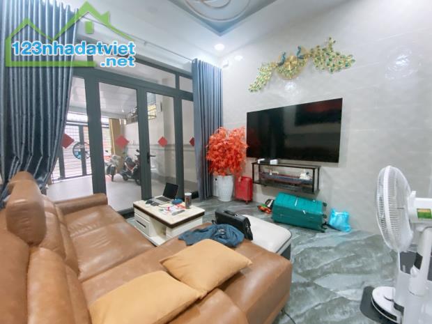 🌴 Ngay Lã Xuân Oai, Gấp bán nhà 2 tầng 90mv, Hoàn công đủ, Tặng full nội thất - Hẻm xe hơ - 2