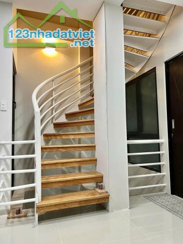 MTKD Nguyễn Hữu Tiến Tân Phú BTCT 3 Lầu - Mới Đẹp - 160m2 Giá 17.9 Tỷ - 3