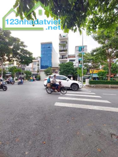 NGỘP BANK Tòa nhà CHDV ngang to DT 800tr/năm khu bàn cờ Gò Vấp 18TyTL