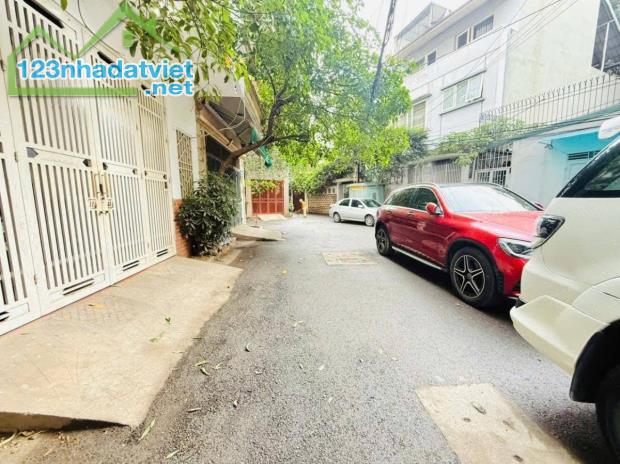 Bán nhà Phân Lô Ô tô tránh dừng đỗ- Phố Hoàng Văn Thái 52m2/ 5Tầng/MT 5.3m 19 Tỷ - 1