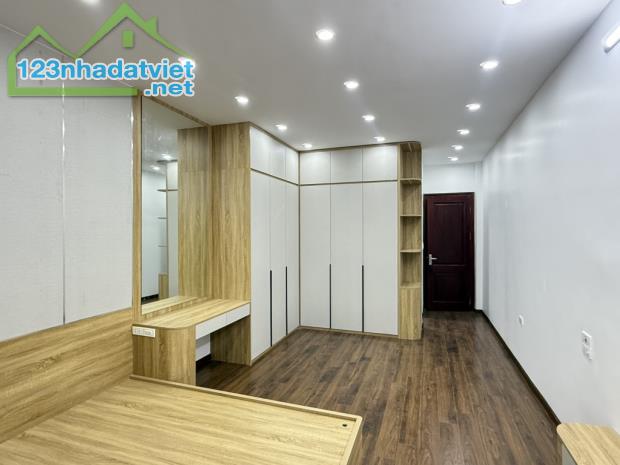 Bán nhà Phùng Chí Kiên, nhà đẹp, thang máy, vị trí đỉnh, giá 15.5 tỷ - 2