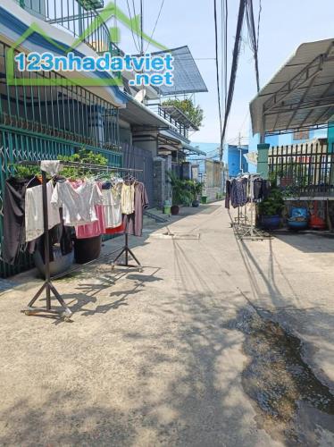 BÁN ĐẤT TẶNG NHÀ CẤP 4 SIÊU RỘNG CHỈ HƠN 50TR/M2 - NGAY TẠI NGÃ TƯ BÌNH THÁI KHÔNG DÍNH