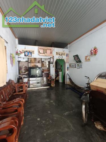 BÁN ĐẤT TẶNG NHÀ CẤP 4 SIÊU RỘNG CHỈ HƠN 50TR/M2 - NGAY TẠI NGÃ TƯ BÌNH THÁI KHÔNG DÍNH - 1