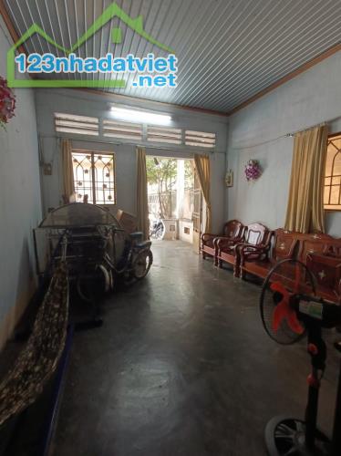 BÁN ĐẤT TẶNG NHÀ CẤP 4 SIÊU RỘNG CHỈ HƠN 50TR/M2 - NGAY TẠI NGÃ TƯ BÌNH THÁI KHÔNG DÍNH - 2