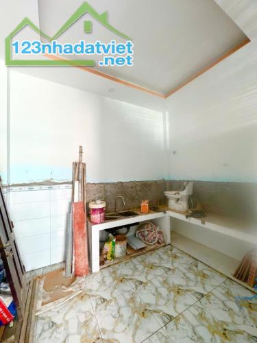 SIÊU PHẨM - CHỈ 4.4 TỶ - HẺM XE HƠI - NHÀ MỚI ĐẸP - MUA VÀO Ở NGAY. - 2