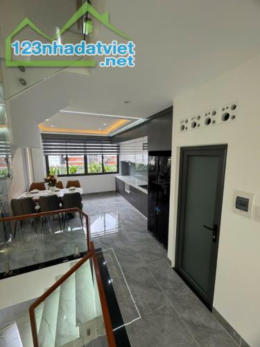 🍓Nhà 4 tầng 1/ tặng full nội thất, hẻm 6m,đường THẠNH LỘC 15, phường THẠNH LỘC, Q12, Dt 5 - 3