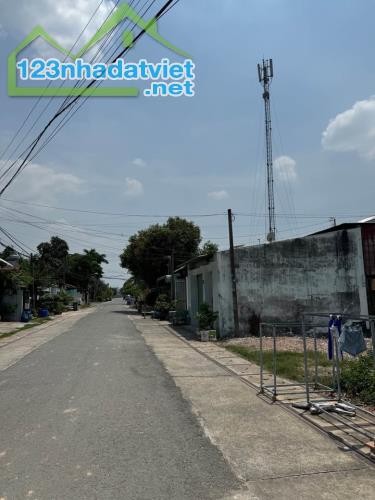 CHÚ VIỆT GỬI BÁN LÔ ĐẤT MT.ĐƯỜNG CHỢ VIỆT KIỀU ĐẸP 200M2 SHR 680TR