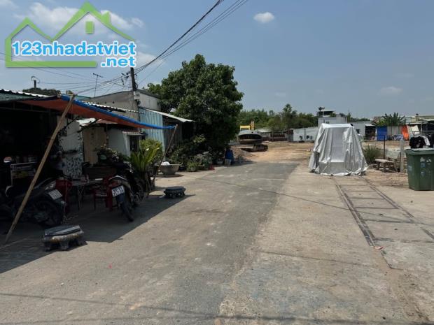 CHÚ VIỆT GỬI BÁN LÔ ĐẤT MT.ĐƯỜNG CHỢ VIỆT KIỀU ĐẸP 200M2 SHR 680TR - 4