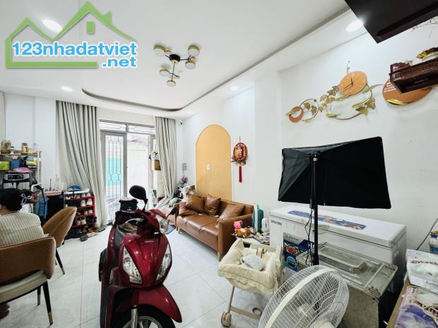 Bán Nhà Nguyễn Kiệm, 50m2, 2 tầng Full Nội thất, 4.8 tỷ TL 0964364745 - 2