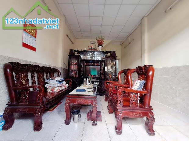 7 TỶ HƠN - HẺM Ô TÔ NGAY TRIỂN LÃM TÂN BÌNH - SÁT MẶT TIỀN - DT 4*11M ĐÚC 2 TẤM - MỞ VP CT - 1