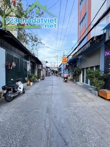 Bán nhà đường Lê Văn Quới Bình Tân, 4PN, nở hậu, hẻm xe tải Giá chỉ 6.48 tỷ, sổ riêng - 2