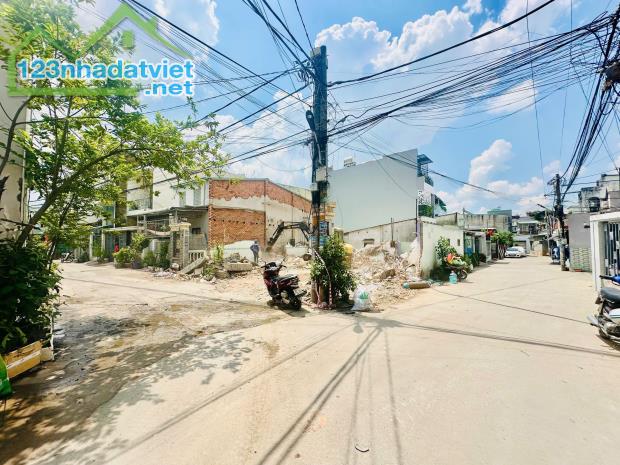 Bán đất 63m2 SHR thổ cư đường ô tô né nhau (P. Tân Phong) chỉ 2,750 tỉ - 1