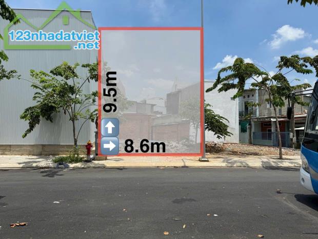 Bán đất MT Kinh Doanh đối diện Trường Tiểu Học Tân Tiến chỉ 4tỷ850
