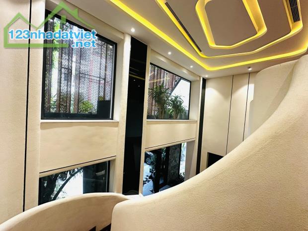 Nhà Nguyễn Văn Ngọc Lô Góc 3 Mặt Thoáng MT 10M 220M2 140 Tỷ Vỉa Hè KD Ô TÔ Tránh - 2