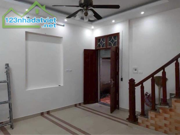 Cho thuê Phố Xã Đàn 5 tầng x 32m2, 3 ngủ, 4 vệ sinh, 12.5 Triệu - 2