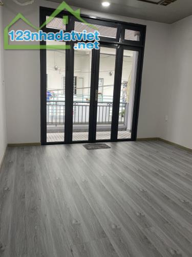 10 TỶ TL - HẺM ÔTÔ THÔNG QUẬN 10 - SÁT MẶT TIỀN ĐẠI HỌC KINH TẾ - DT 4*12M ĐÚC 3 TẤM ĐẸP - 2
