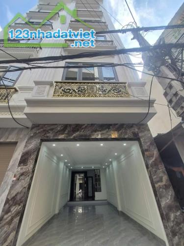 Bán nhà Phạm Văn Đồng, 47m2, phân lô, ô tô, nội thất lung linh,  nhỉnh 8tỷ.