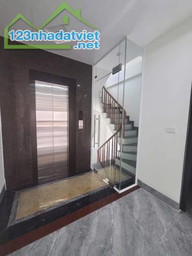 Bán nhà Phạm Văn Đồng, 47m2, phân lô, ô tô, nội thất lung linh,  nhỉnh 8tỷ. - 1