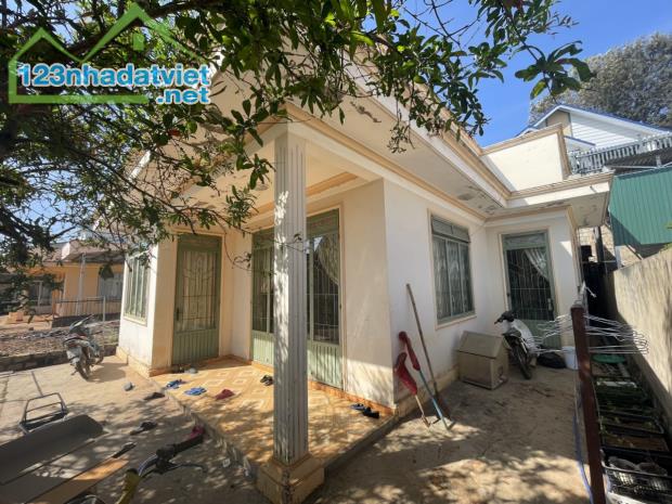 BÁN GẤP CĂN NHÀ CẤP 4 SỔ RIÊNG ĐƯỜNG NHỰA XUÂN THỌ