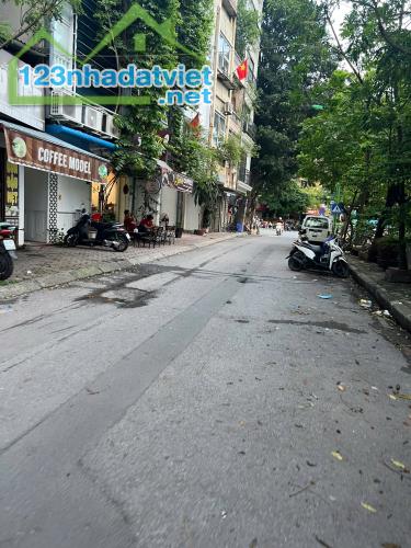 PHÂN LÔ PHÙNG CHÍ KIÊN, CẦU GIẤY, GẦN PHỐ, Ô TÔ CHẠY VÒNG QUANH, CHỈ 27 TỶ