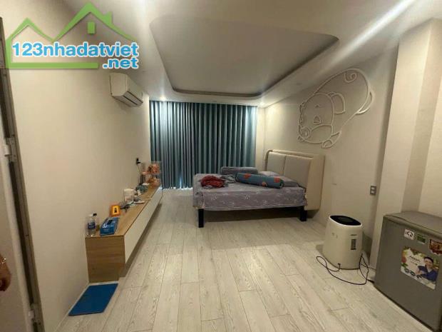 MỘT ĐỜI CHỦ CẦN BÁN NHÀ MẶT TIỀN 5 LẦU AN ĐIỀM P10 Q5 - 3