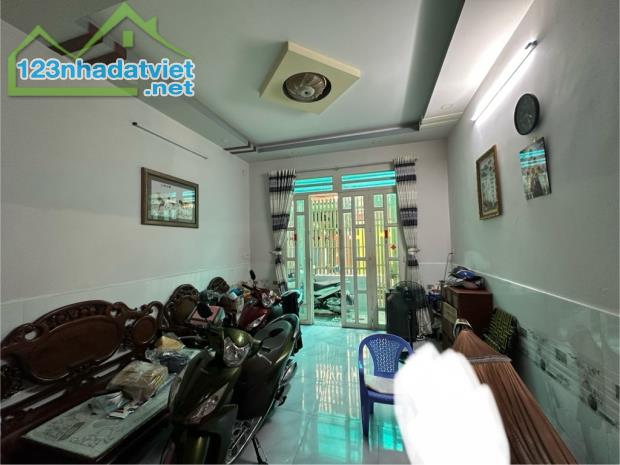 Bán gấp nhà đẹp ở ngay Âu Dương Lân, hẻm 4m thông thoáng, 52m2, nở hậu, SHR, chỉ 6.8 tỷ.