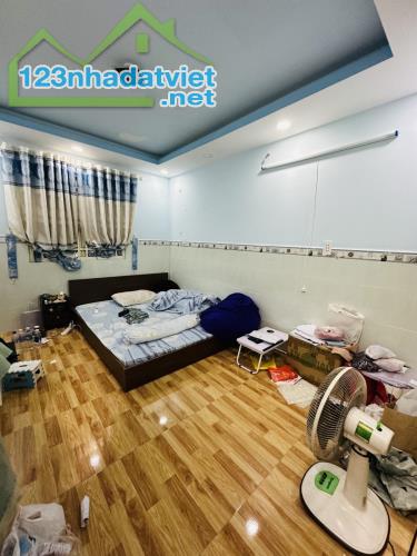 5.5 TỶ - NHÀ HẺM TRƯỜNG SA QUẬN 3 - SÁT MẶT TIỀN - 45M2 ĐÚC 2 TẤM ĐẸP - 2