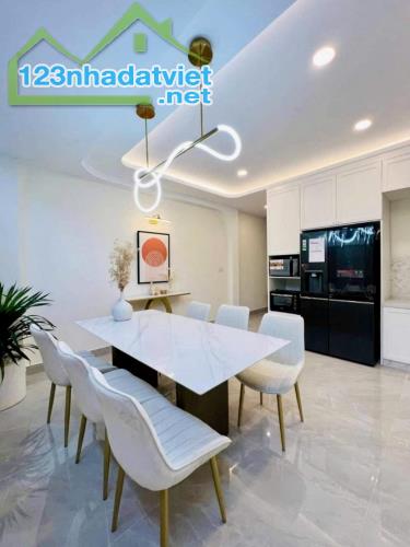 🧧 PHAN HUY ÍCH - KÊNH THAM LƯƠNG - OTO NGỦ NHÀ - 4 TẦNG BTCT - NGANG LỚN 4.5M VUÔNG VỨC - 2