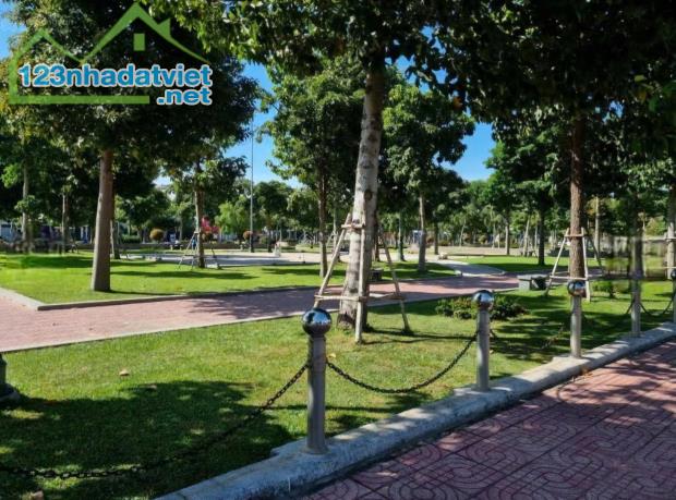 Cần bán 2 lô liền kề mặt tiền đường lớn Võ Văn Kiệt đối diện công viên gần siêu thị Lotte - 2