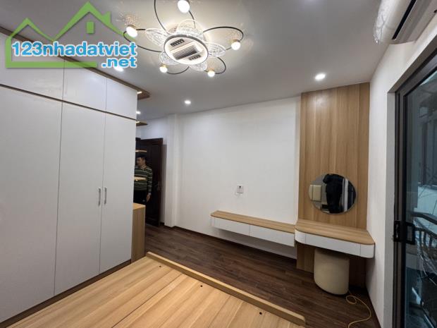 Nhà Hai Bà Trưng 40m2, Lô 8 căn chỉ còn 1 căn duy nhất, 5 tầng thang máy, khu dân trí cao - 1