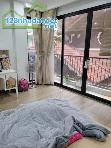 Nhà mặt ngõ Lạc Long Quân, Tây Hồ, lô góc hai thoáng, ngõ nông, 45m, 5 tầng, 12 tỷ.