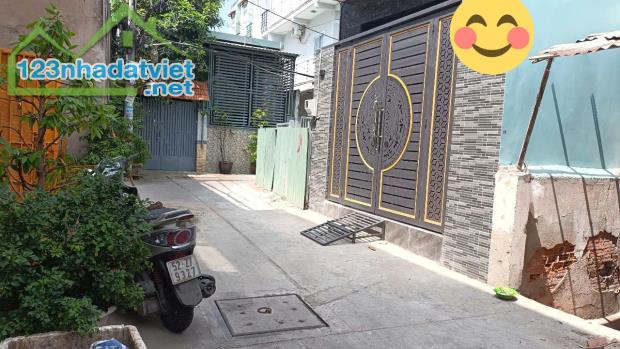Nhà 1 trệt 1 lầu, gần mặt tiền Phú Định- 48tr/m2– 82m² – Đường 4m – Sổ riêng – Giá cực tốt - 5