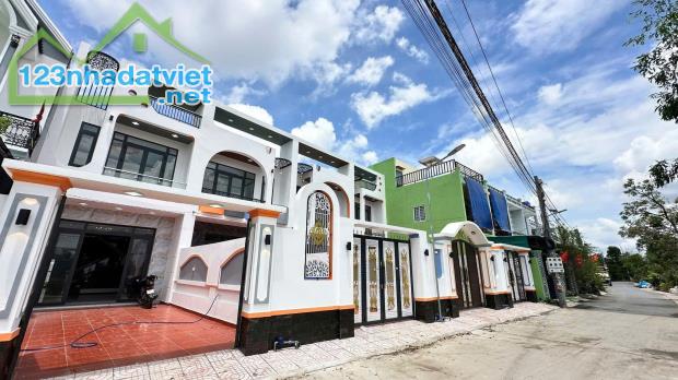 Nhà thiết kế hiện đại 5x35 có sân đậu ô tô ngay chợ Trung Thành SHR. - 5