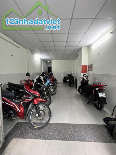 Bán căn hộ dịch vụ Bình Tân, đường số 11, 760m2, 2 mặt tiền, 4 lầu, chỉ 7.X tỷ