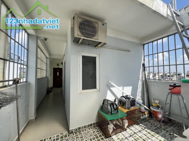 Bán căn hộ dịch vụ Bình Tân, đường số 11, 760m2, 2 mặt tiền, 4 lầu, chỉ 7.X tỷ - 1