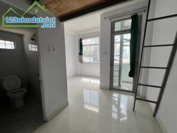 Bán căn hộ dịch vụ Bình Tân, đường số 11, 760m2, 2 mặt tiền, 4 lầu, chỉ 7.X tỷ - 2