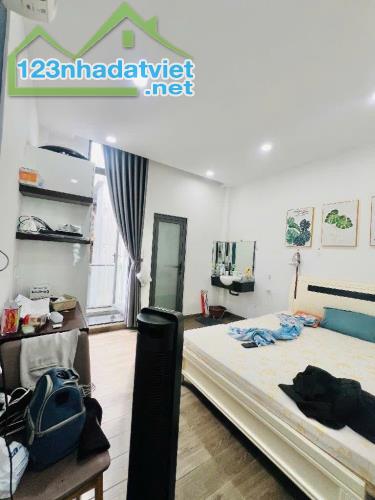 Cần bán căn nhà siêu phẩm đường Lý Chính Thắng Quận 3 19,6 Tỷ