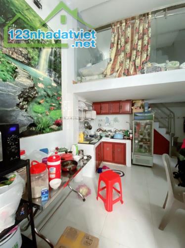 PHÚ NHUẬN - MT KINH DOANH - HẺM NHỰA Ô TÔ TRÁNH - 3 TẦNG BTCT - 4.65 TỶ. - 3