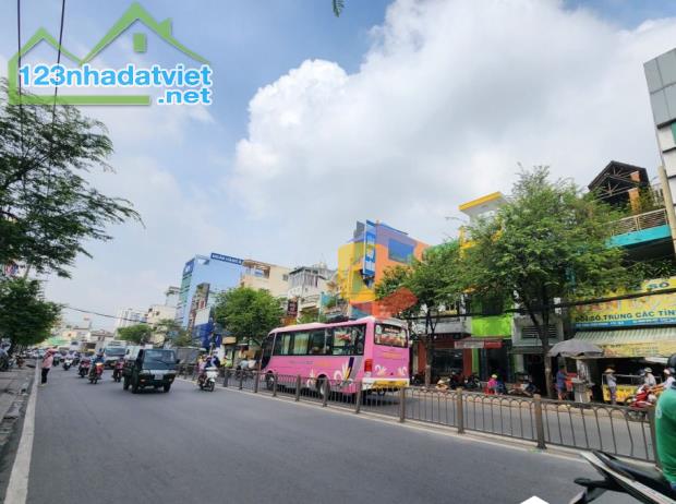 Nhà đẹp Tùng Thiện Vương 4x15 chỉ 50m ra mặt tiền giá chào 7 tỷ