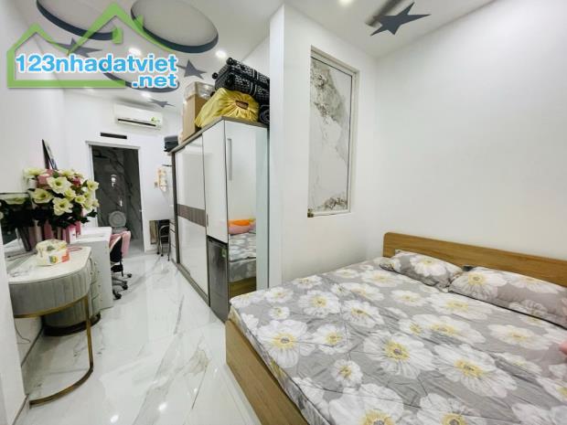 Nhà đẹp Tùng Thiện Vương 4x15 chỉ 50m ra mặt tiền giá chào 7 tỷ - 1